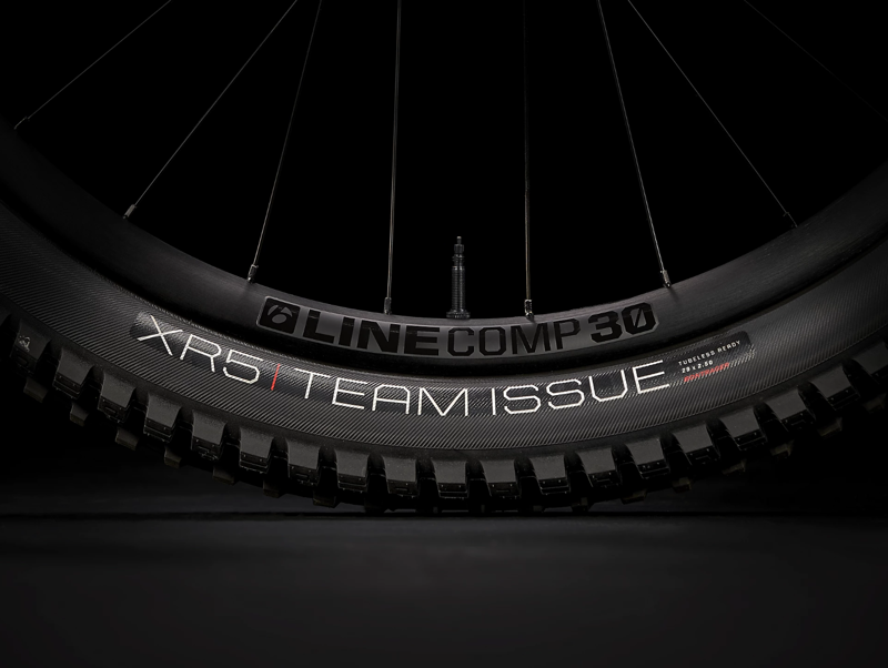 Trek Rail 7 Deore/XT Full Suspension Electric Mountain Bike 2023 in Blue Sage-11